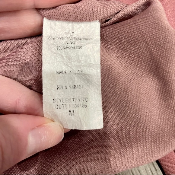 Charlotte Russe Cold Shoulder Long Sleeve Crop Top - Picture 5 of 5